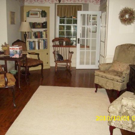 The Old Shipman House Bed & Breakfast Kemptville Bagian luar foto