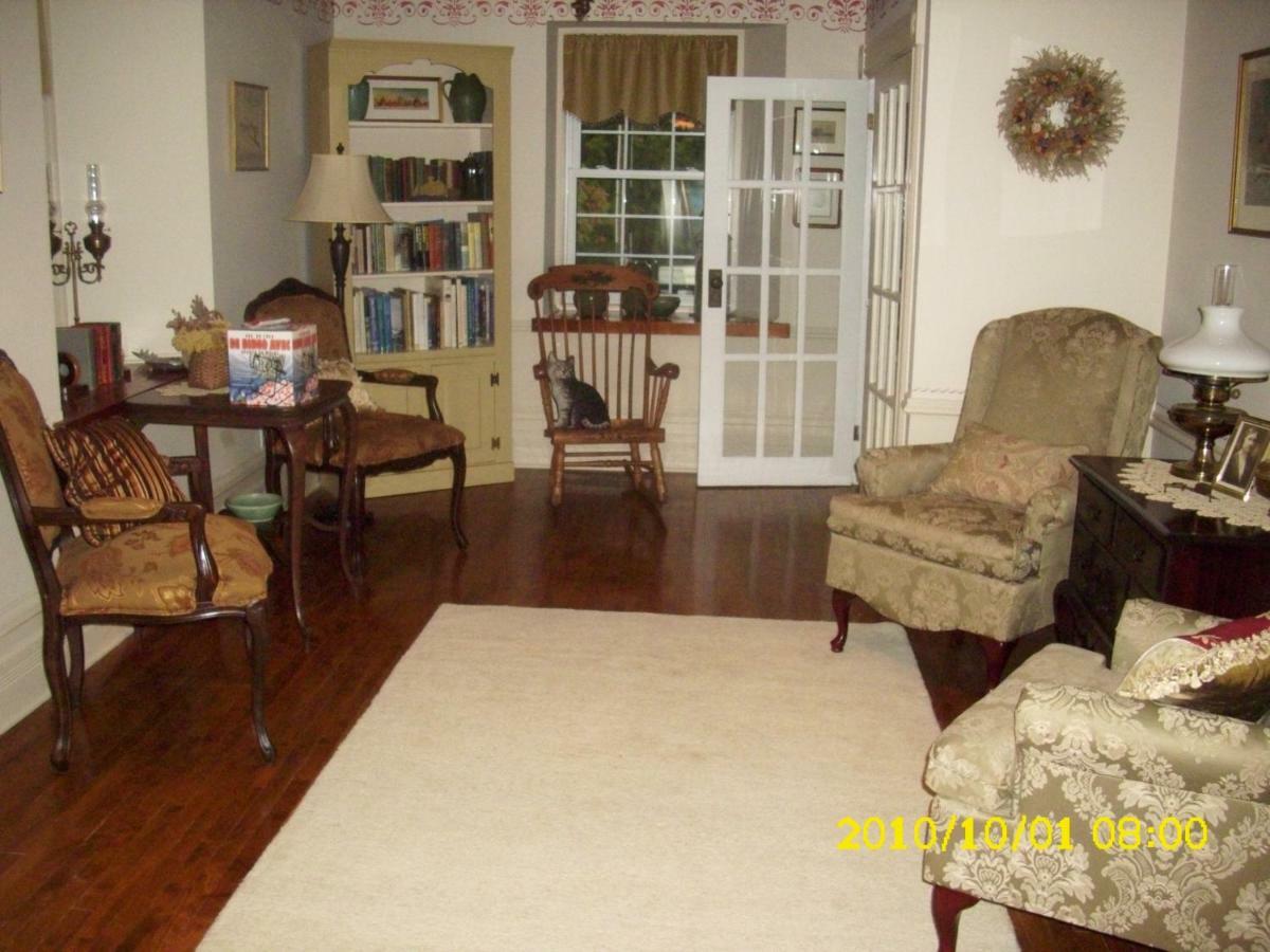 The Old Shipman House Bed & Breakfast Kemptville Bagian luar foto